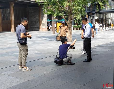 成都太古里禁止未经允许拍摄 部分拍客向隔街广场转移_手机新浪网