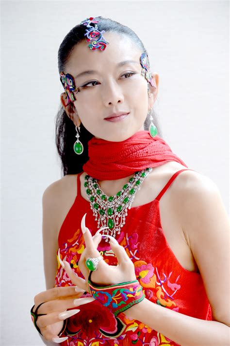 杨丽萍年轻时候的照片曝光 难掩唯美的民族风