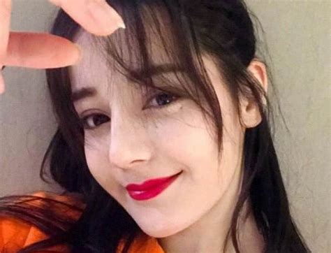 迪丽热巴素颜图片