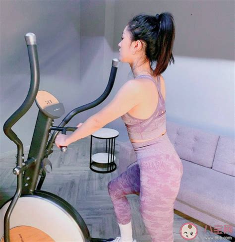 健身直播健身女性紫色潮酷酸性风海报海报模板下载-千库网