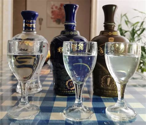 品酒笔记 || 吉林省白酒的代表酒，榆树钱酒高、中、低三款白酒内部比拼 - 知乎