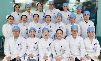 【武汉一线】来自武汉市红十字会医院4名患者的锦旗-四川文明网