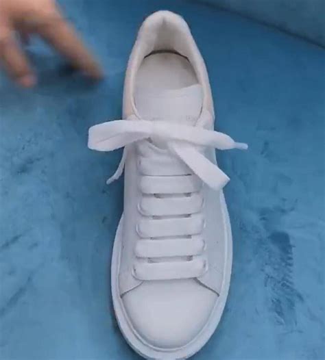 穿搭 | 最时髦最美的30双小白鞋