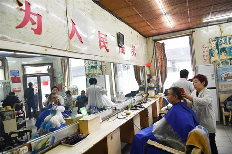 暖心！义乌35家理发店免费为70周岁以上老人理发-中国网