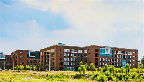 吉林省建筑业高质量发展大会召开 央地建筑企业签署合作协议-中国吉林网