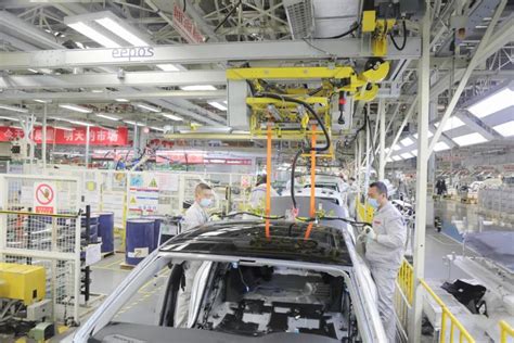 神龙汽车首款换电版车型量产下线，新车将于11月上市_汽车圈