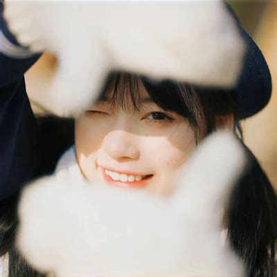 温柔也活泼的女生头像