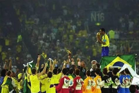 最猛桑巴：那届世界杯赛场上的巴西队最为惊艳？ - 知乎