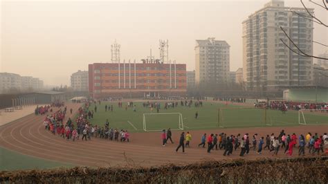 科学网—今年天通苑小学学生首次在操场做集体操 - 黄安年的博文