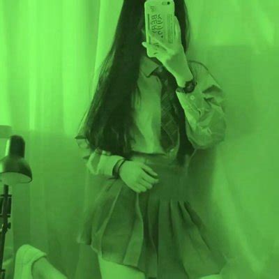 女生素材温柔绿色头像