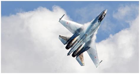 乌克兰苏-27战机最新照片曝光 满挂武器出击