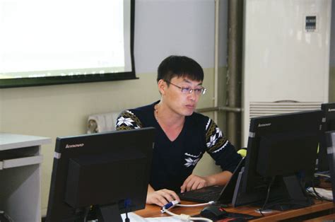 网络中心举办“网站建设与维护”培训-内蒙古农业大学职业技术学院