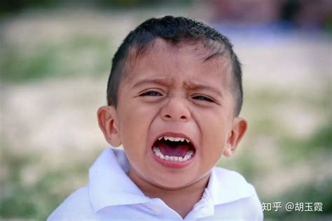 婴儿的哭声（宝宝哭闹时最常见的六种安抚方法）-幼儿百科-魔术铺