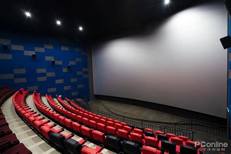为什么现在的人喜欢去电影院？在家看电影和电影院有什么区别？