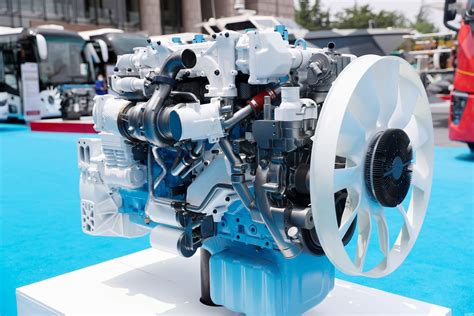 中国重汽与潍柴动力联合发布全国首台商业化氢内燃机重卡 - 零部件 - 卓众商用车