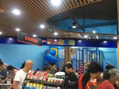 一百超市首家邻里中心开业 成为南门区域“网红”打卡地—派沃设计