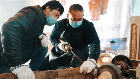 这里是新疆 | 和田做木雕的阿力木江_凤凰网视频_凤凰网