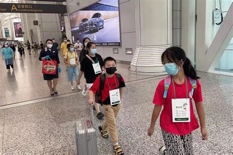 开学在即 东航在广州白云机场迎来无陪儿童返程高峰