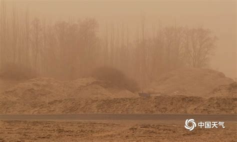 蒙古国沙尘随风抵达京津冀 北京PM10浓度攀升
