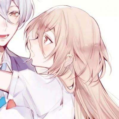 甜美女生动漫情侣头像