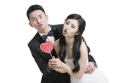 亚洲人成年男子低角度结婚摄影高清图片下载-正版图片502308919-摄图网