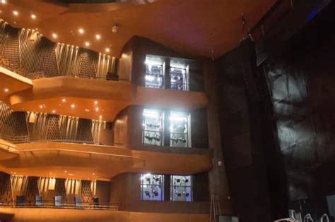 @乐迷们，上音歌剧院昨晚正式启用啦！_澎湃号·政务_澎湃新闻-The Paper
