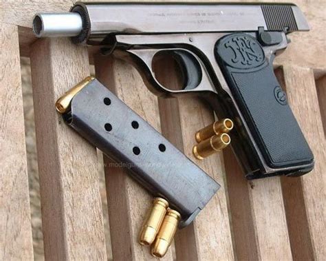 勃朗宁的世纪杰作——勃朗宁M1900式手枪_沙俄