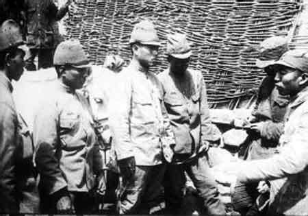 老照片：1937年12月南京失守后，被日军俘虏的国军士兵珍贵影像