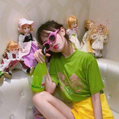 女生绿色头像温柔霸气