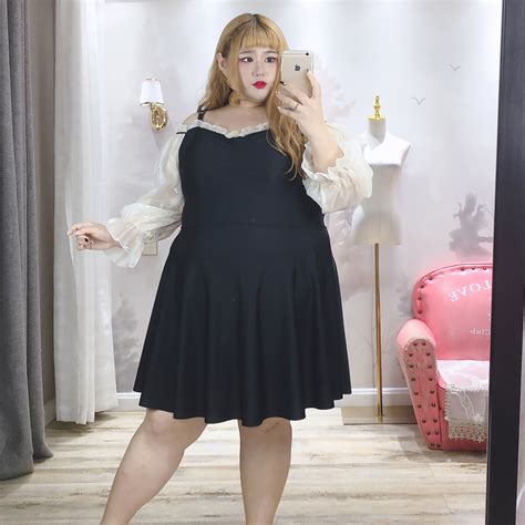大码泳衣甜美女生头像