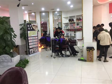 萍乡经典故事美发店是家与公益事业牵手相伴的企业