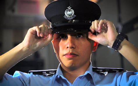 在香港警察总部 听英籍“爆头警司”骂暴徒卑鄙_凤凰网