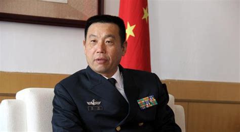 魏钢调任海军东海舰队司令员 曾任南部战区副司令员_凤凰资讯