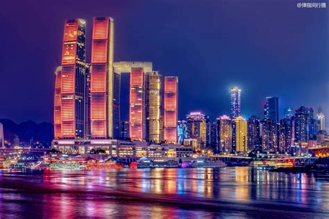 重庆网红新地标，雄踞两江交汇处，是吃喝玩乐购的“度假航母”_弹指间行摄_新浪博客