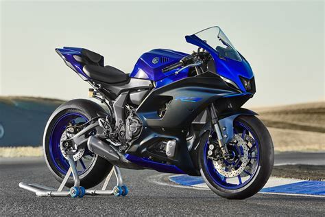 Yamaha R7 2021 (A2) : la sportive au coeur de MT-07 - Moto-Station