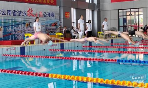 开屏新闻-云南游泳救生员上演“水上大营救”