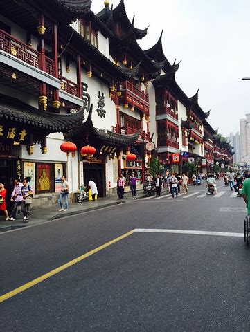 2024上海的城隍庙已成为上海著名的旅游景点，作为道教宫观，上海城隍庙可谓历史悠久，在国内外享有盛名，..._上海城隍庙道观-评论-去哪儿攻略