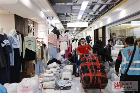 杭州气温回升了，杭州四季青服装市场大促销了，年底了……__财经头条