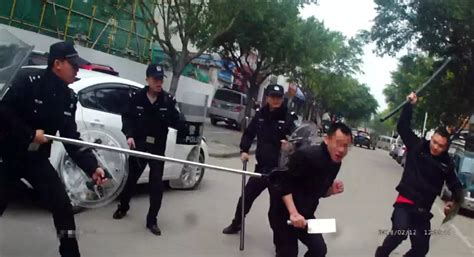 警方通报上海持刀伤人事件：嫌犯生活无着报复社会 - 社会百态 - 华声新闻 - 华声在线