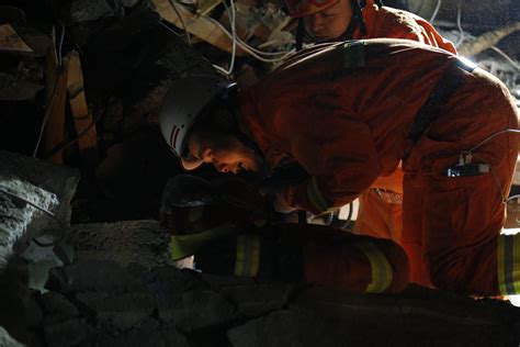 《叙永山体滑坡救援》——“这一年”—四川应急管理、安全生产、防灾、减灾、救灾图片投票