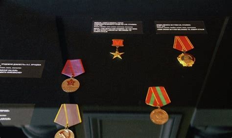普京追授牺牲飞行员俄罗斯金星奖章 这枚纯金的奖章有着怎样的故事？_凤凰军事