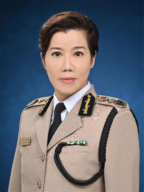 港媒：国务院宣布任命何珮珊成香港海关首位女关长