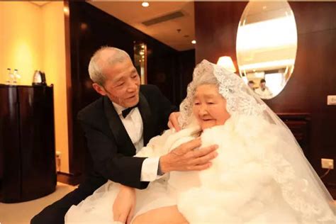 情人节84岁老人包下整楼示爱老伴[组图]_图片中国_中国网