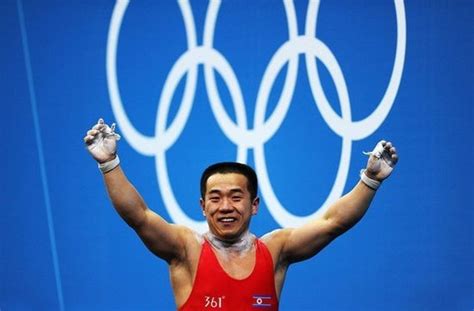 朝鲜举重队杭州亚运会首秀破世界纪录夺金_凤凰网