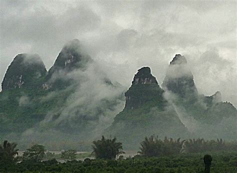 云雨为何多西来