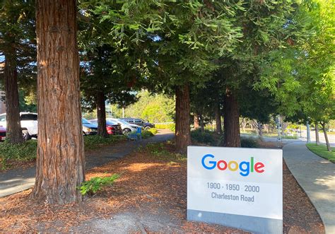 突发！谷歌刚刚发布全球最强开源大模型Gemma，平均性能远超130亿的Llama，作者数量达57人 | 每经网