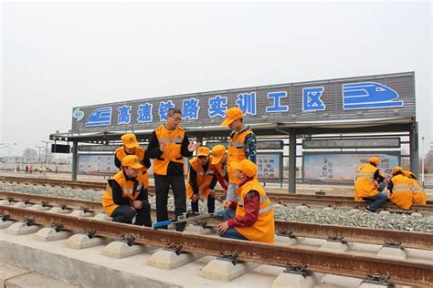 一路向东：郑州高铁拉来的城市发展新引擎|界面新闻