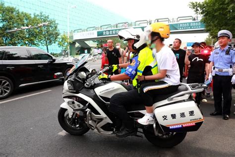 「温情六月·爱心助考」高考首日，南阳交警铁骑为24名考生紧急出动！