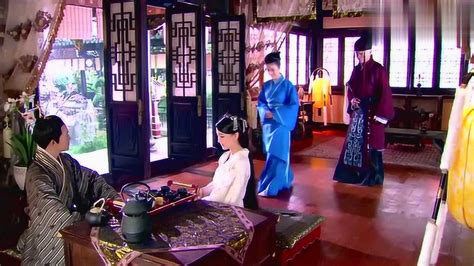 云歌把皇帝泡的茶分享给侍从，不料侍女的表情暴露一切，真好笑_腾讯视频