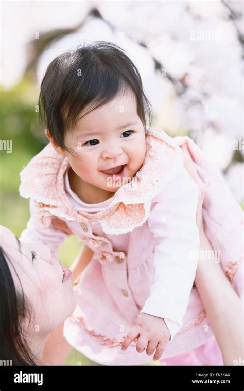 Japanese mom hi-res stock photography and images - Alamy